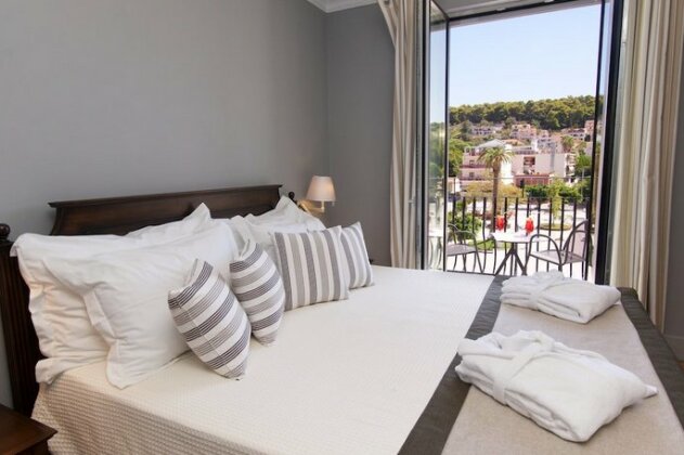 Aenos Hotel - Photo2