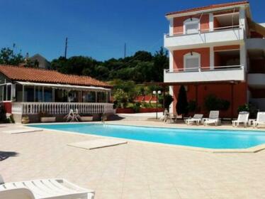 Amazona Apartments and Studios