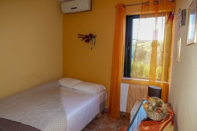 Ampelos Land - Photo3