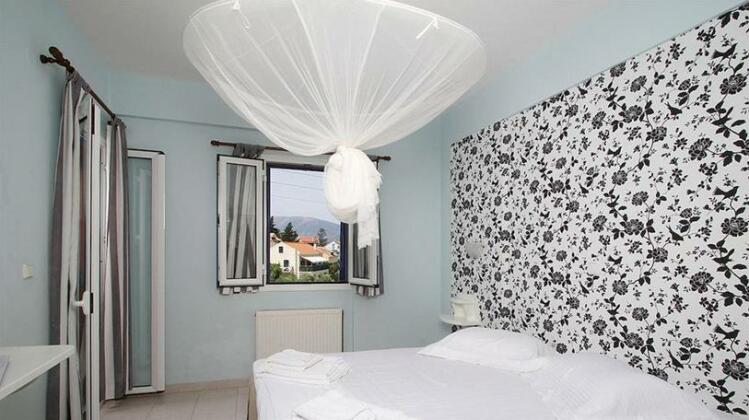 Anthi's Beach Apartments - Photo2