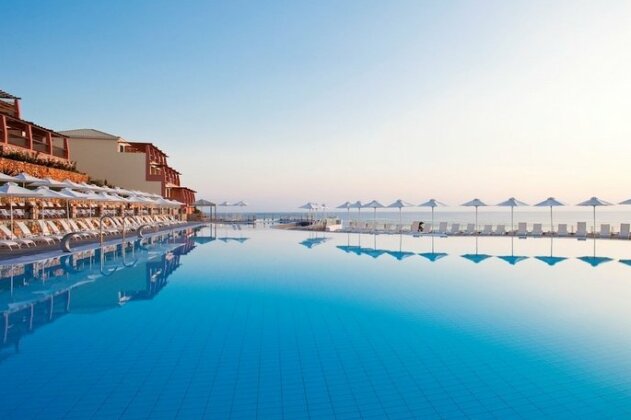 Apostolata Island Resort and Spa - Photo2