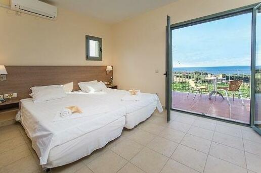 Apple Cephalonia - Photo2