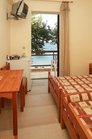 Astir Rooms - Photo2