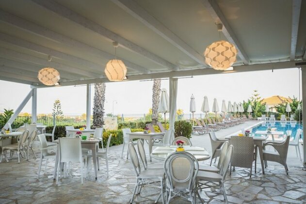 Astra Village Hotel Suites and Spa - Photo2