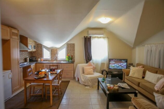 Attic Retreat - Photo4
