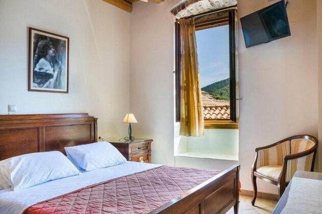 Authentic Suites in Fiscardo - Photo2