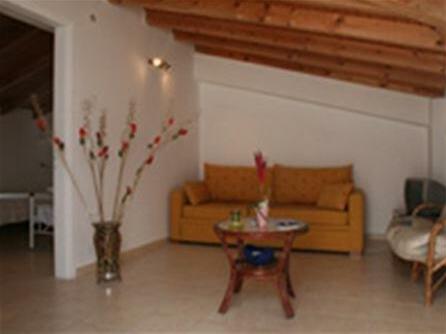 Casa De Blue Studios & Apartments - Photo4