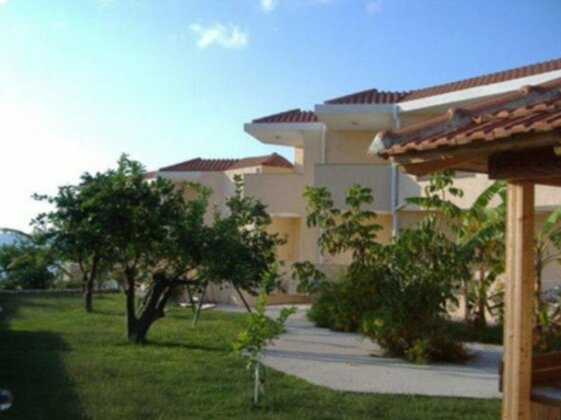 Christina Studios Lourdata - Photo2