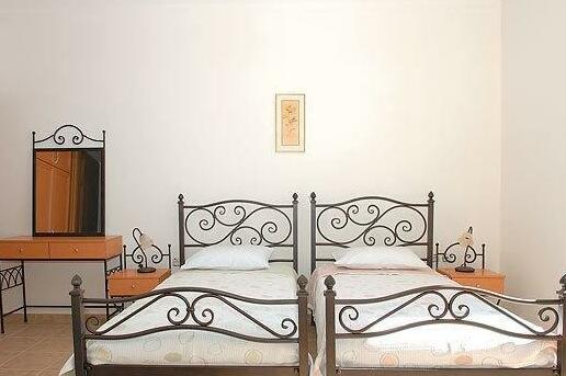 Dora Cephalonia - Photo2