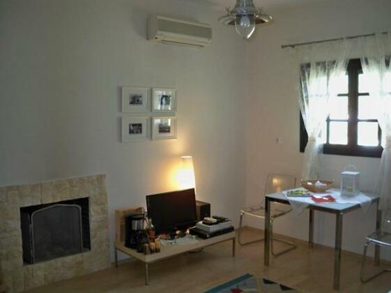 Eleios - Photo2