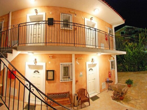 Emilia Apartments - Photo2