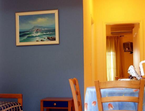 Garbis Villas & Apartments - Photo2