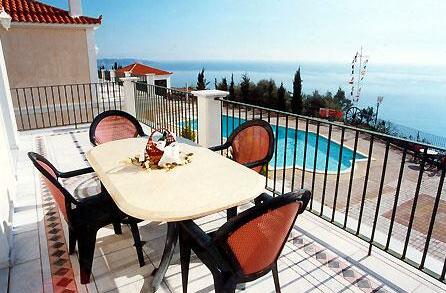 Garbis Villas & Apartments - Photo3