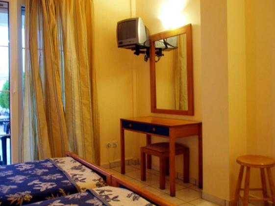 Garbis Villas & Apartments - Photo5