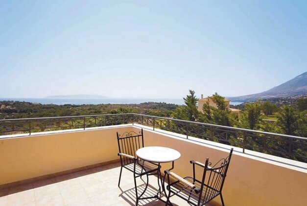 Georgia Cephalonia - Photo5