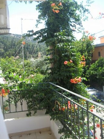Giannos Apartments - Photo2