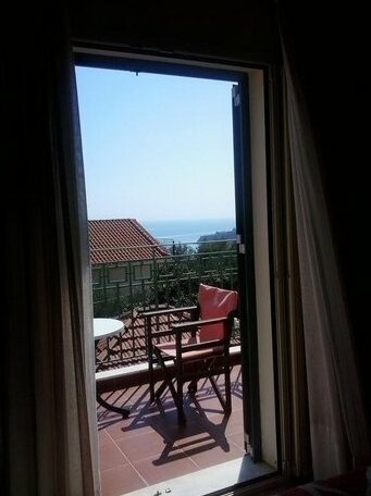 Helios Villa - Photo3