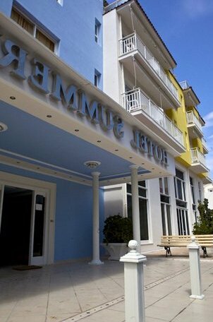 Hotel Summery