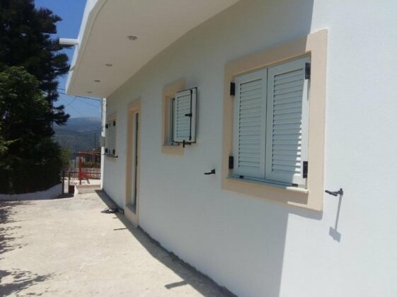 House in the Lakithra village - Photo5