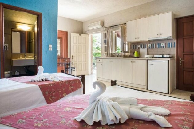 Irilena Studios and Apartments - Photo2