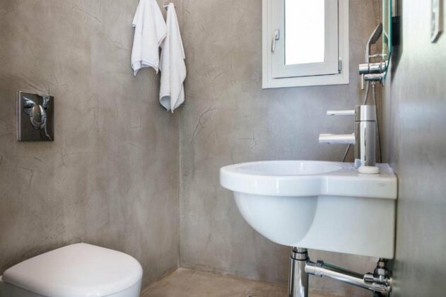 Kamnia Beach Cottage - Photo4