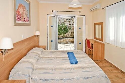 Kostis - Photo2