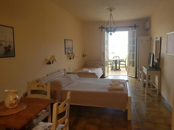 Linardos Apartments - Photo2