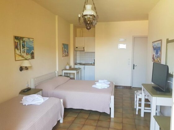 Linardos Apartments - Photo5