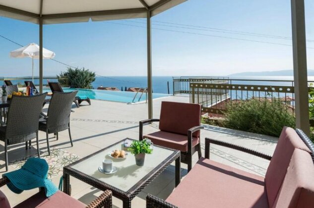 Lourdas Beach View Villa - Photo5