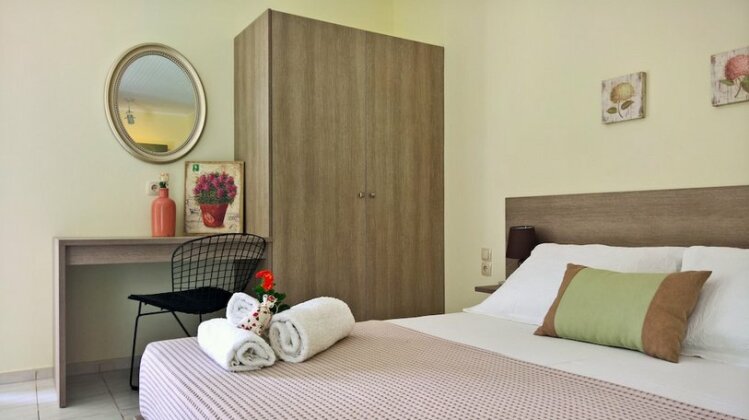 Malibu Studios & Apartments - Photo4