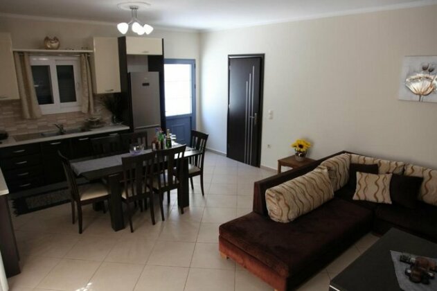 Mandis Apartments - Photo4