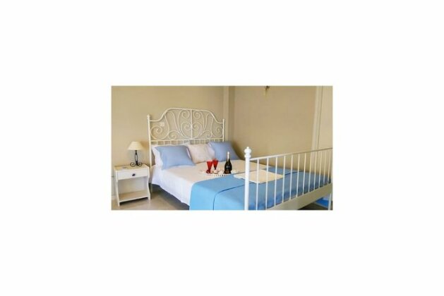 Maria's Studios & Apartments - Photo5