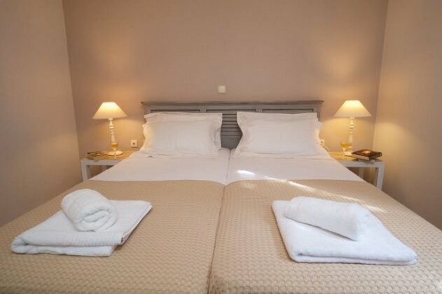 Martini Waterfront Suites