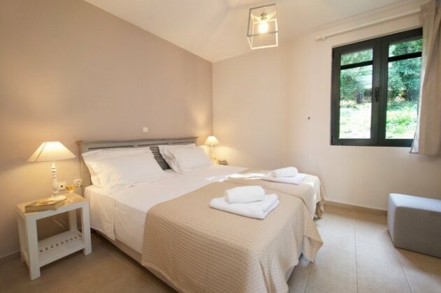 Martini Waterfront Suites - Photo4