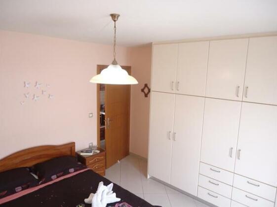 Mary's Apartments - Photo2