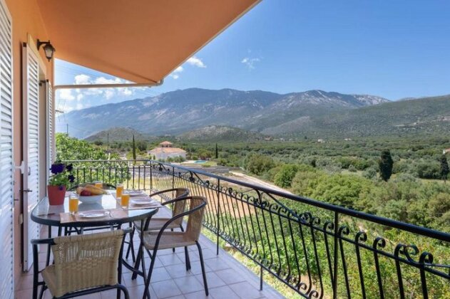 MELANTHI Castle View Holiday Home - Photo2