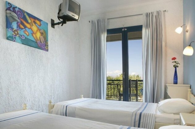 Metaxatos Apartments - Photo4