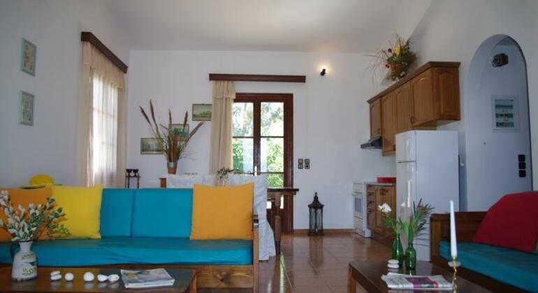 Minies Beach Villas - Photo4