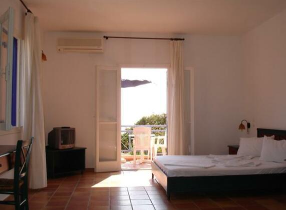 Mounda Beach Hotel - Photo4