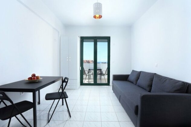 Natalie's Hotel & Apartments - Photo3