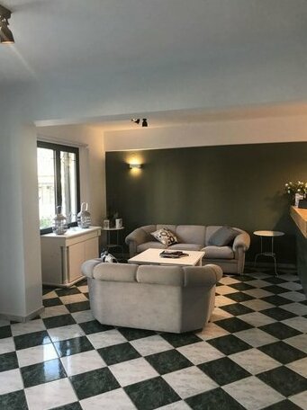 Natalie's Hotel & Apartments - Photo4