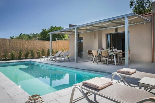 Onar - Luxury Villas - Photo3