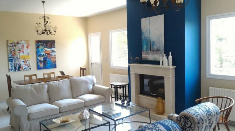 Pessada Bay Studios and Apartments - Photo2
