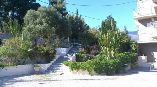 Pessada Bay Studios and Apartments