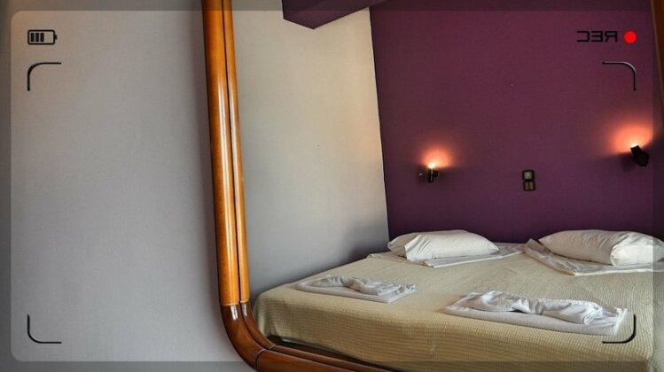 Petania Hotel & Apartments - Photo2