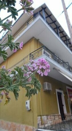 Petania Hotel & Apartments