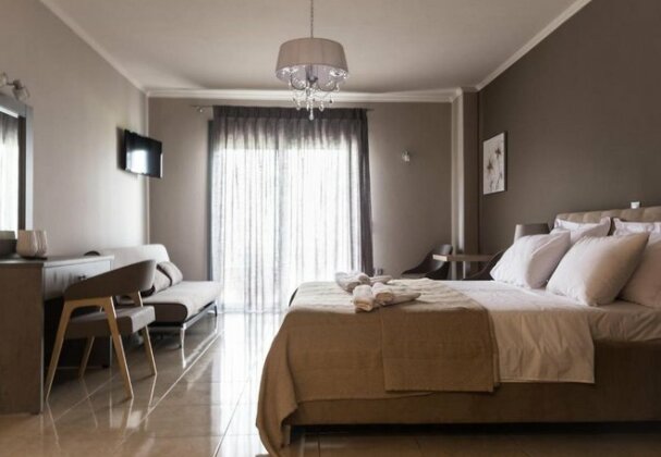 Phaedra Suites - Photo2