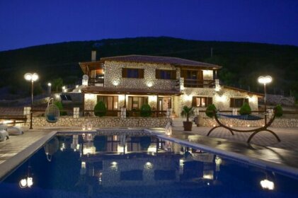 Piedra Villa
