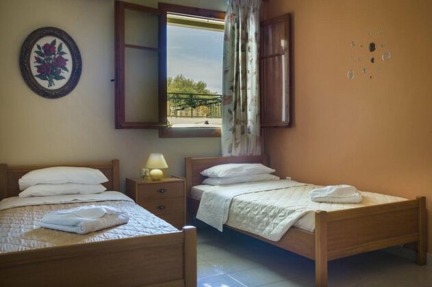 Polymnia Studios & Apartments - Photo4