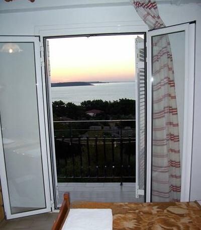 Raymondos Apartments - Photo4